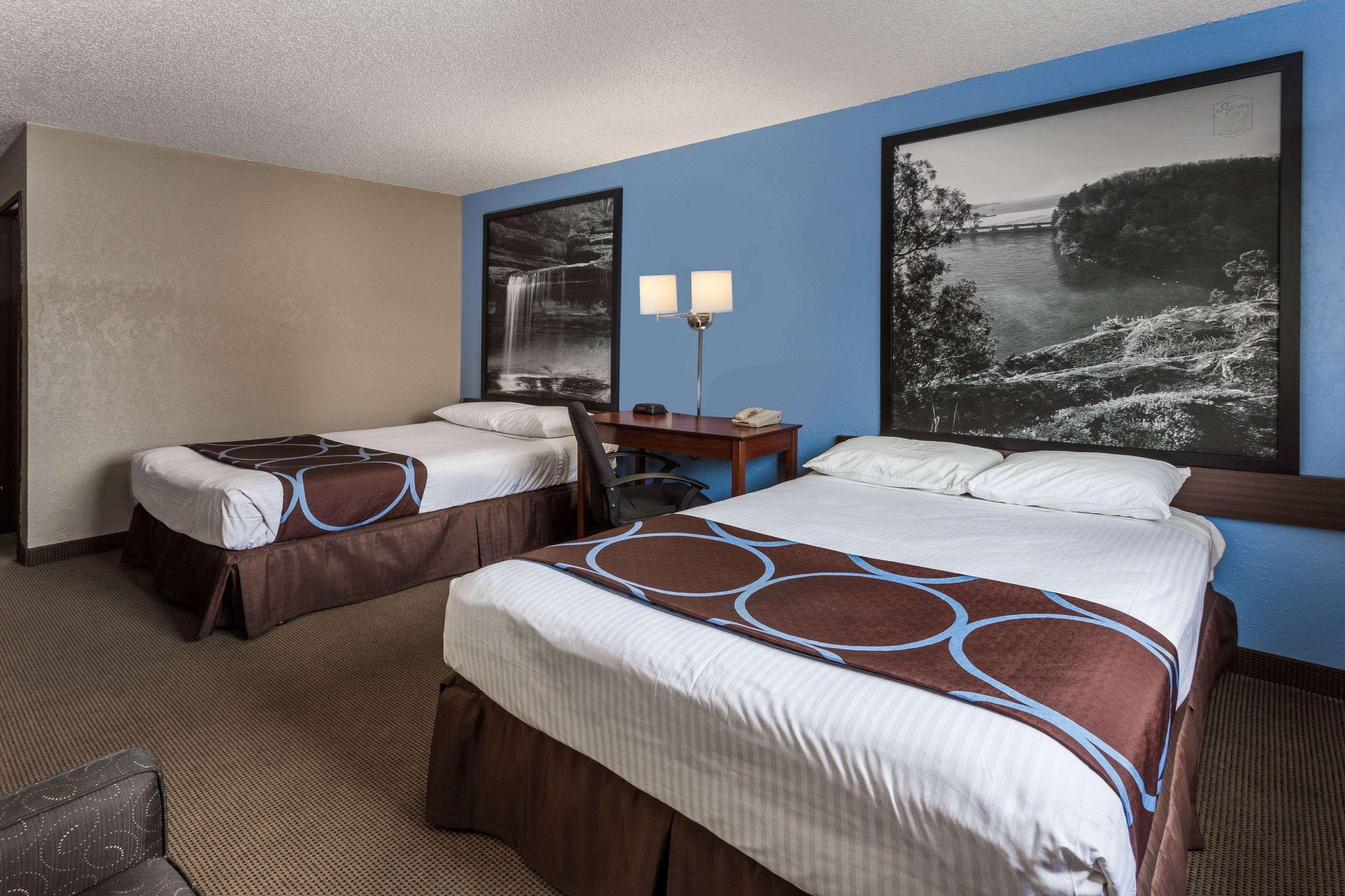 Super 8 By Wyndham Dubuque Motel Kültér fotó
