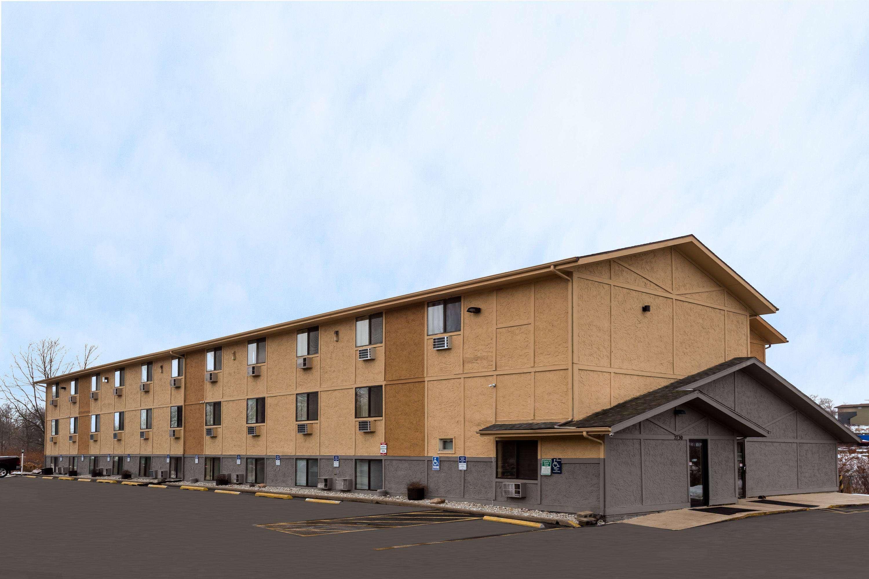 Super 8 By Wyndham Dubuque Motel Kültér fotó