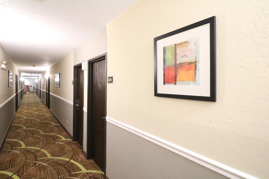 Super 8 By Wyndham Dubuque Motel Kültér fotó