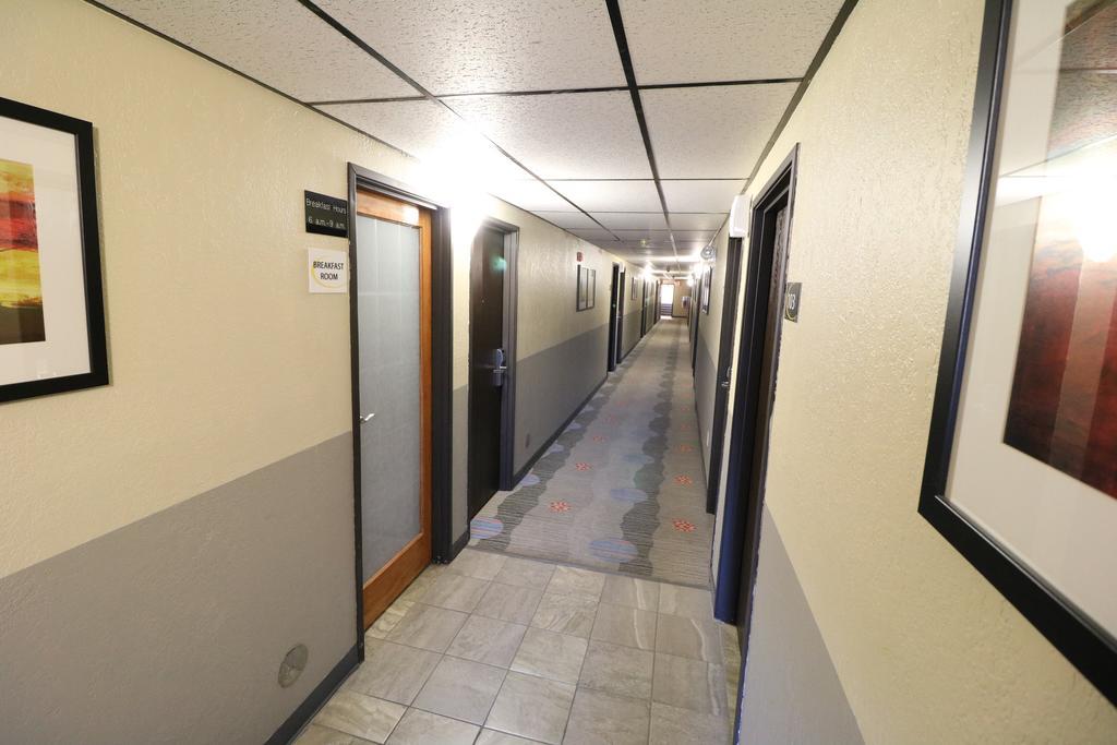 Super 8 By Wyndham Dubuque Motel Kültér fotó